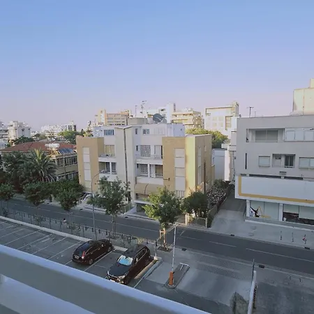 Life Ii ניקוסיה
